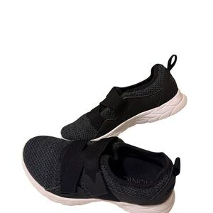 Aimmy Active Sneaker Wide In Black and gray. New conditions